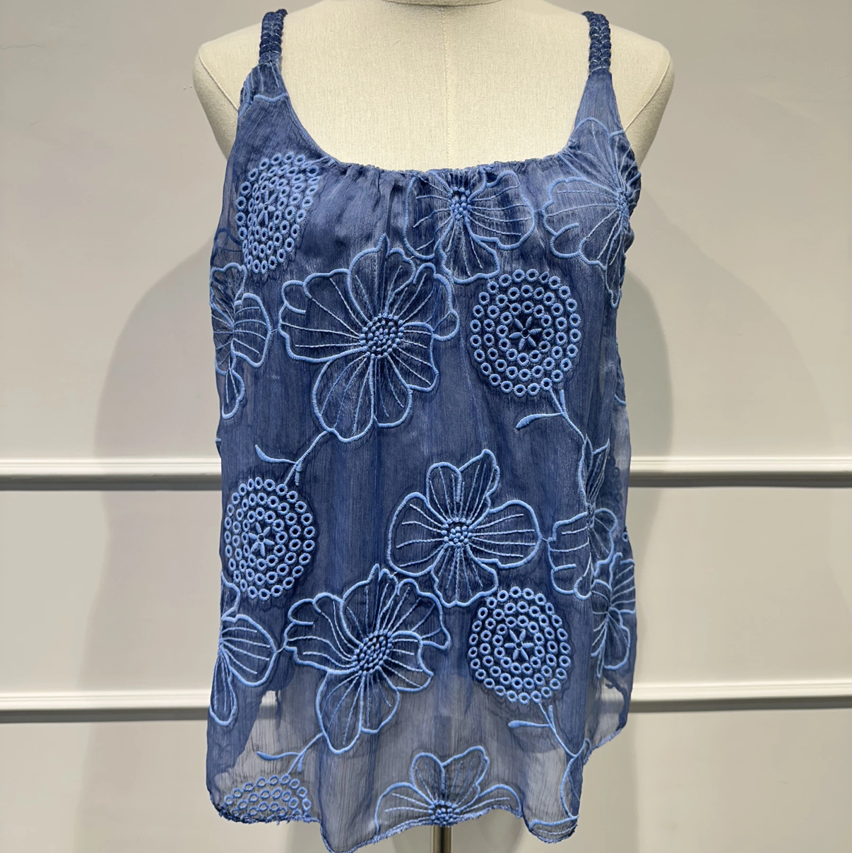 Lili – Top brodé été