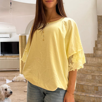 Top – Dentelle florale