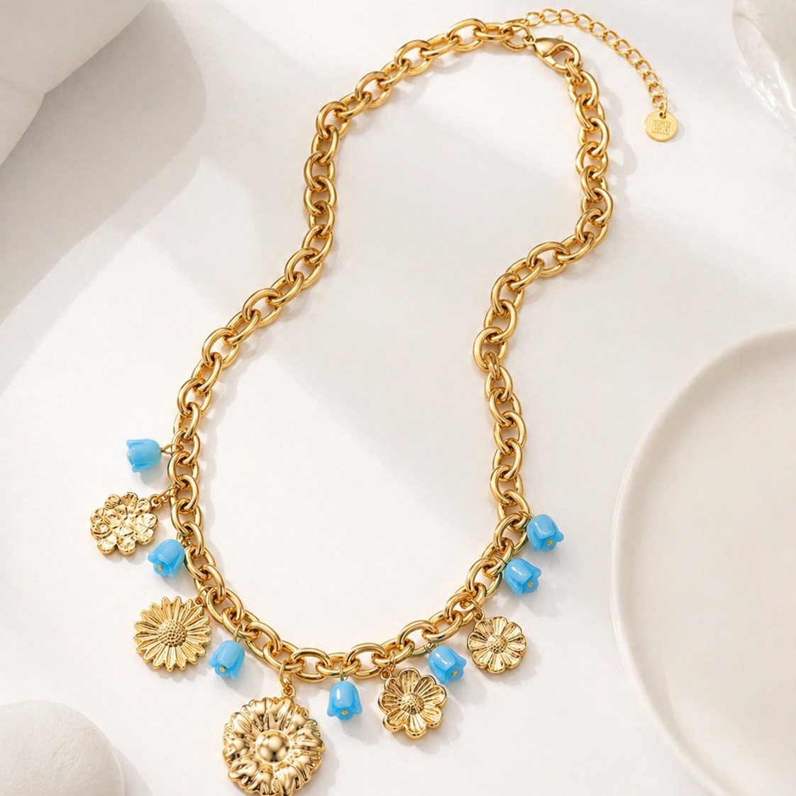– Collier fleur